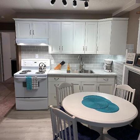 Newly Renovated Basement Suite! Lethbridge Εξωτερικό φωτογραφία