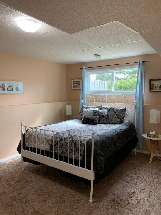 Newly Renovated Basement Suite! Lethbridge Εξωτερικό φωτογραφία