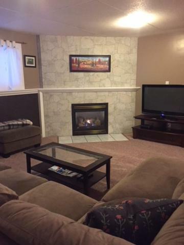Newly Renovated Basement Suite! Lethbridge Εξωτερικό φωτογραφία